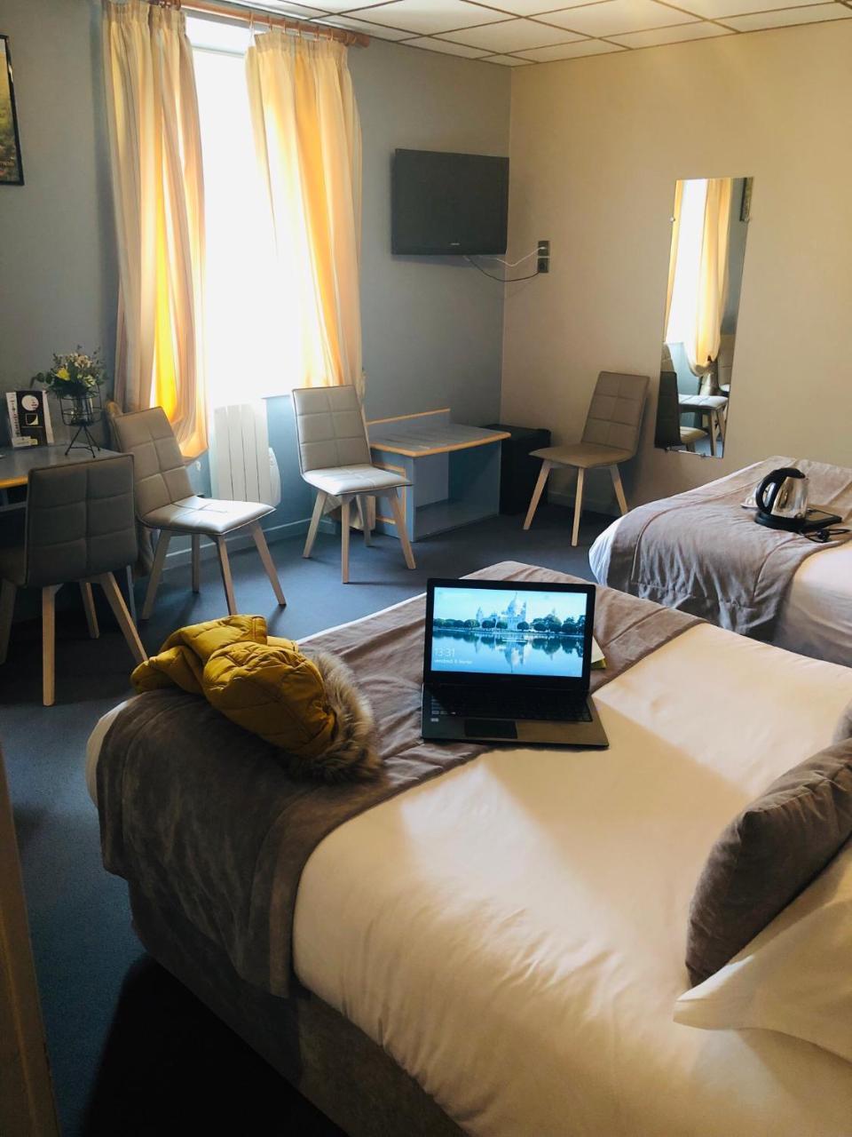 Logis Hotel Restaurant Azalees Tournon-sur-Rhone Zewnętrze zdjęcie