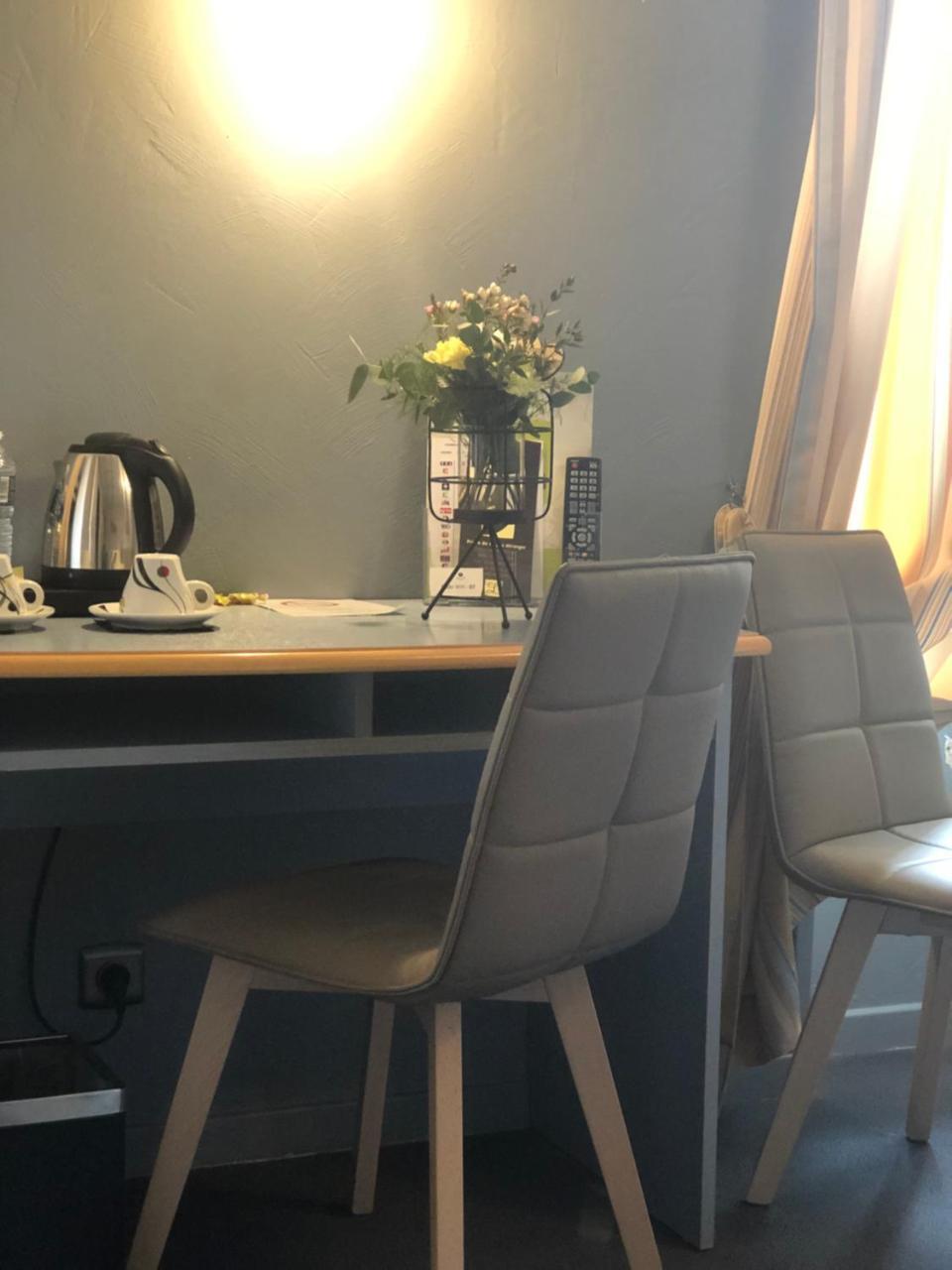 Logis Hotel Restaurant Azalees Tournon-sur-Rhone Zewnętrze zdjęcie